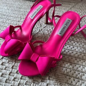 Steve Madden Fuchsia Bow Heels